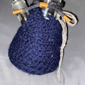 Bong Coozies keeps the bottom warm but the water cold